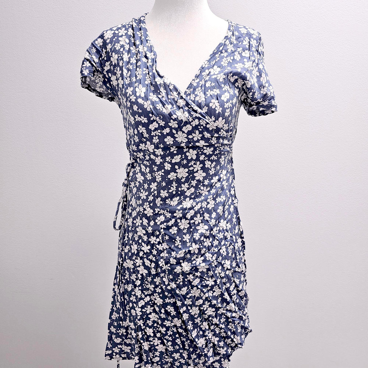 Preloved: Summer Blast Floral Tie Dress