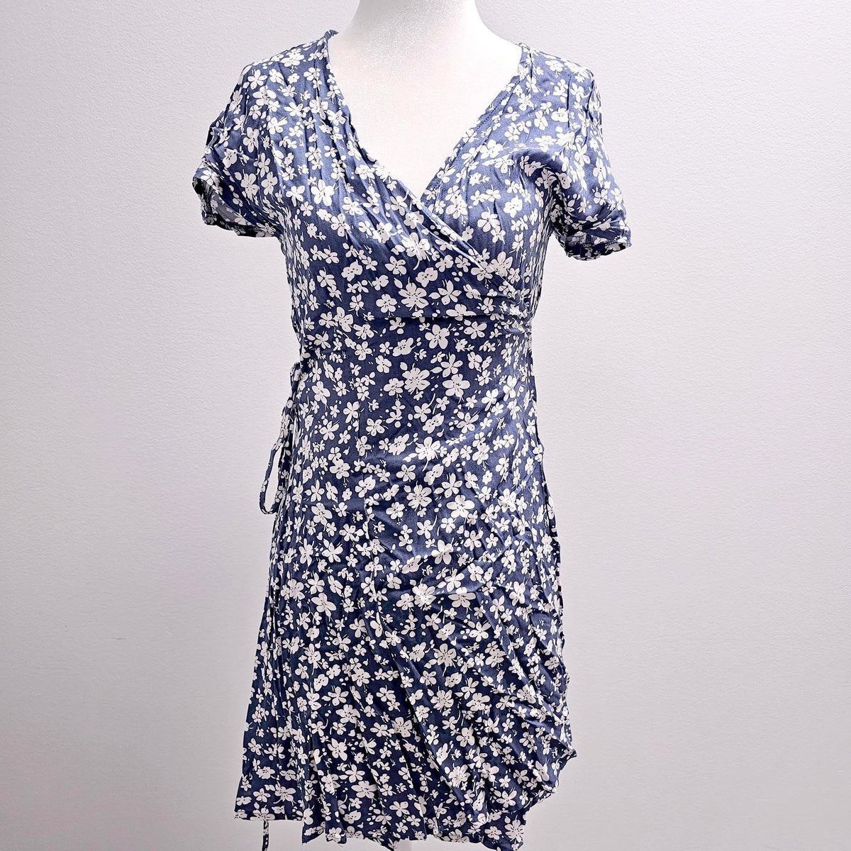Preloved: Summer Blast Floral Tie Dress